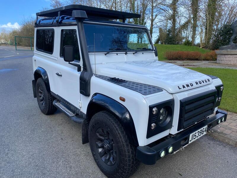 View LAND ROVER DEFENDER 90 2.2 TDI
