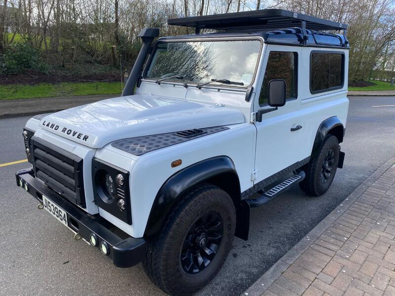View LAND ROVER DEFENDER 90 2.2 TDI