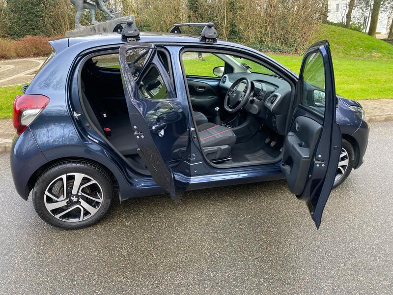 PEUGEOT 108