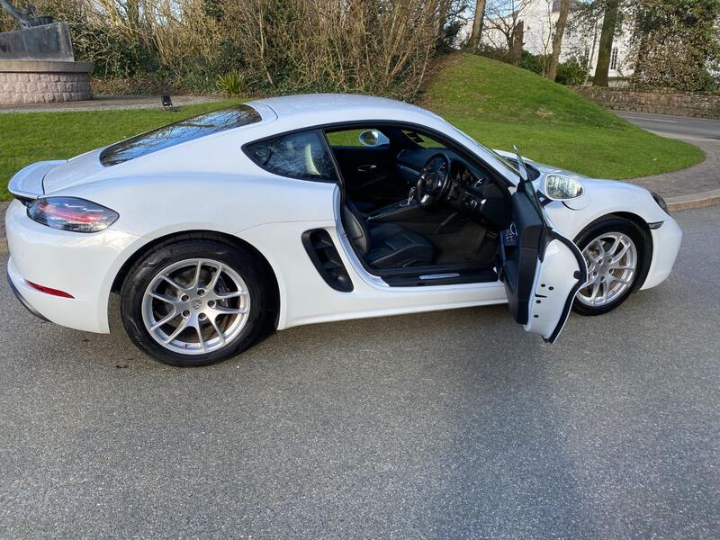 PORSCHE 718