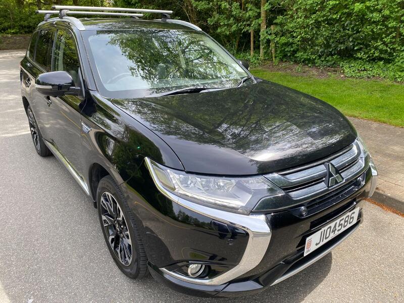 View MITSUBISHI OUTLANDER SUV (2015 - 2021)