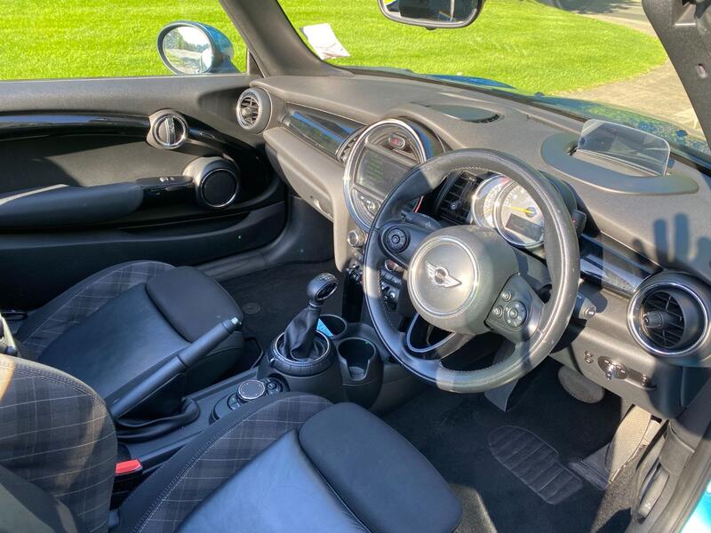 View MINI CONVERTIBLE AUTOMATIC