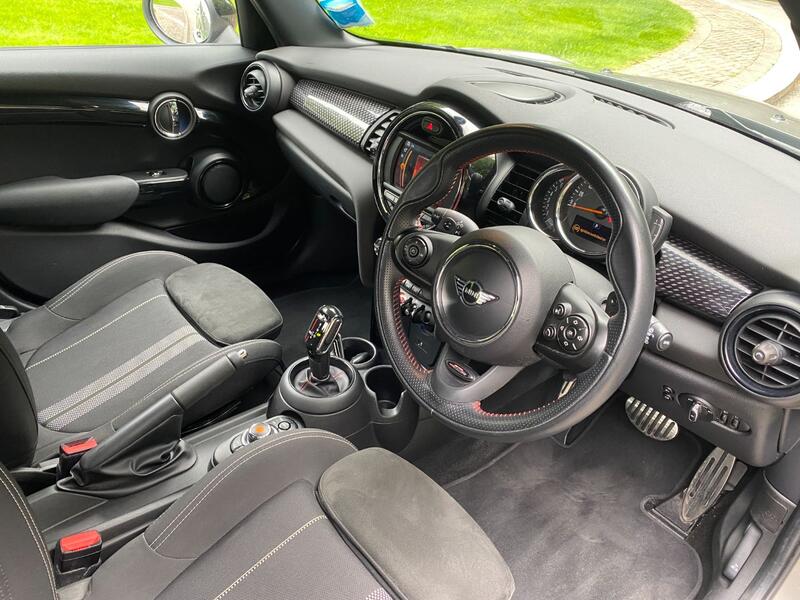 View MINI HATCH COOPER S 2.0 JCW AUTO