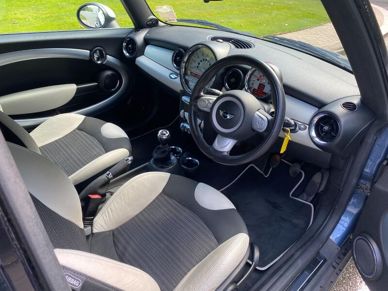 View MINI HATCH COOPER 1.6 CAMDEN