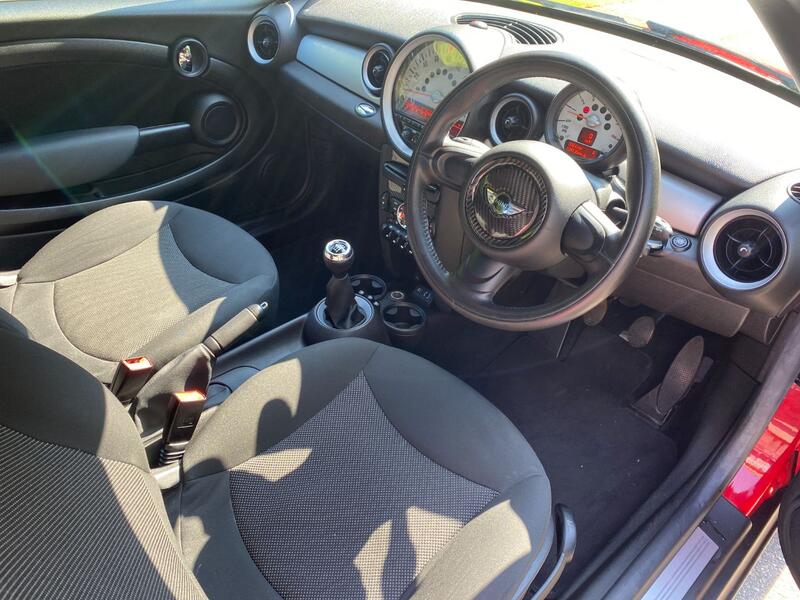 View MINI COUPE 1.6 Cooper